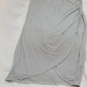 Black and white Jersey knit skirt, size XL